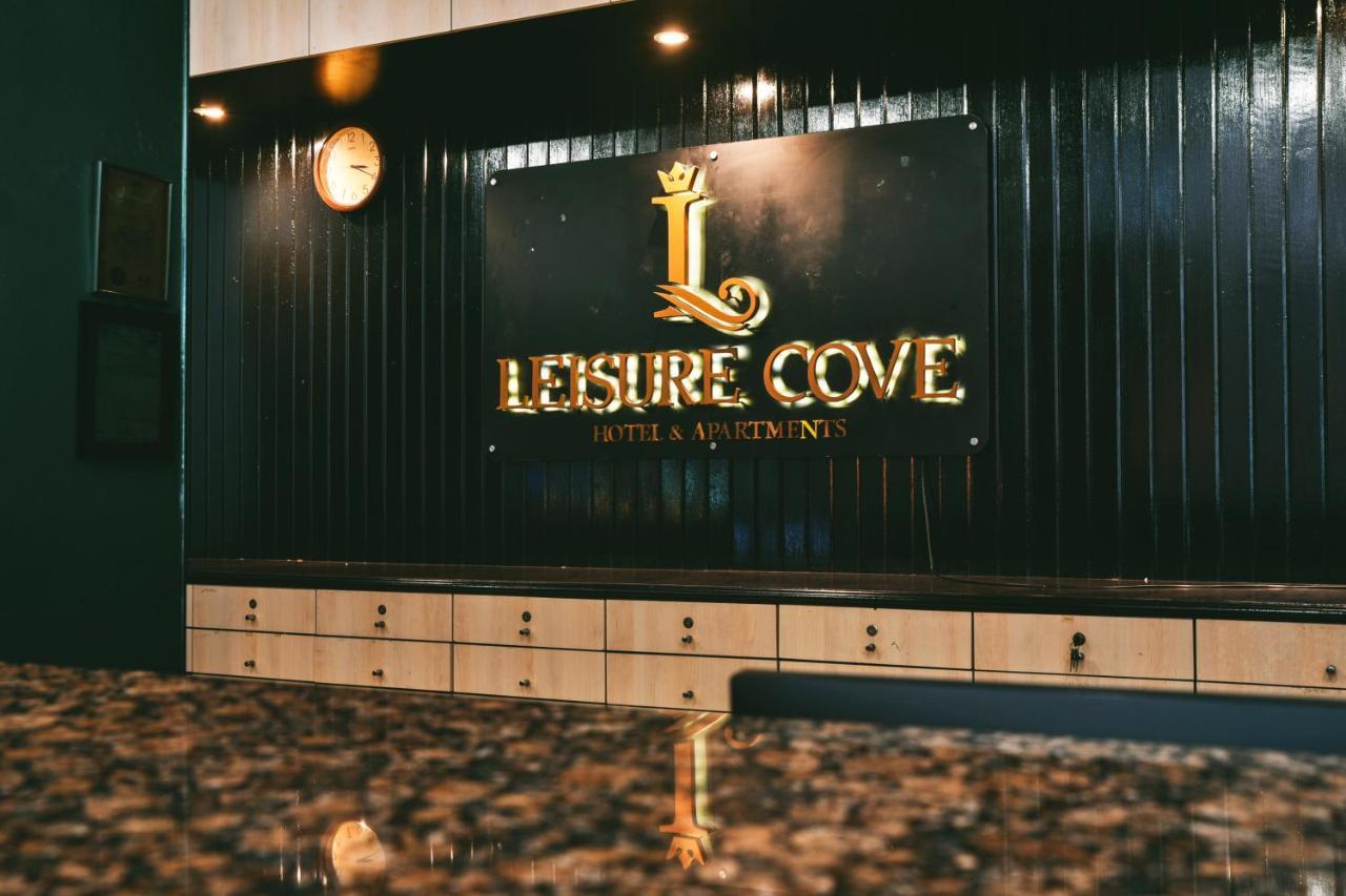 Leisure Cove Hotel And Apartments George Town Exteriör bild